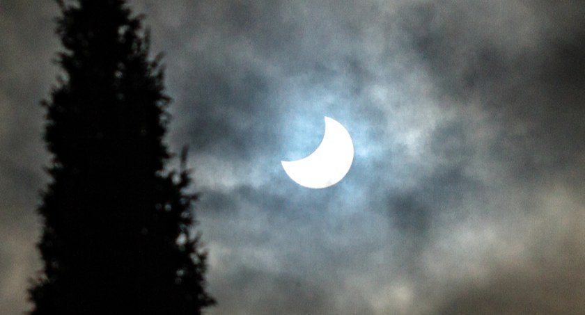 Częściowe zaćmienie słońca (foto)