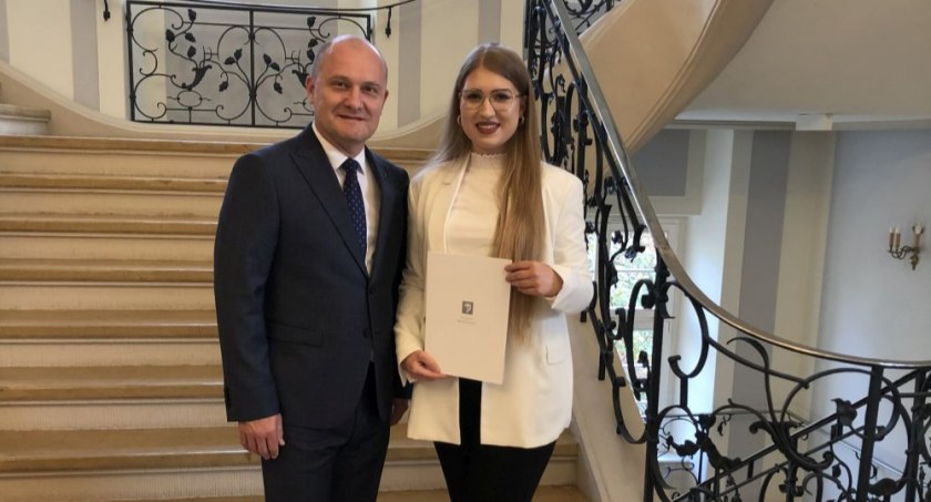  Kołobrzeżanka odebrała stypendium artystyczne od prezydenta Szczecina