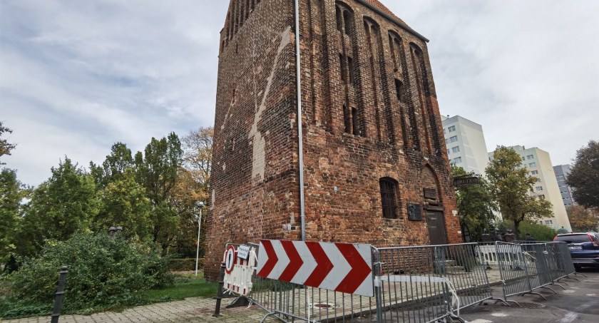 Renowacja Baszty Lontowej za droga dla miasta. Co dalej z kołobrzeskim zabytkiem?