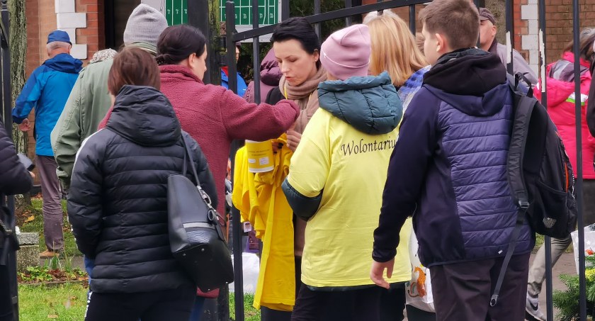Wszystkich Świętych. Trwa zbiórka na rzecz hospicjum