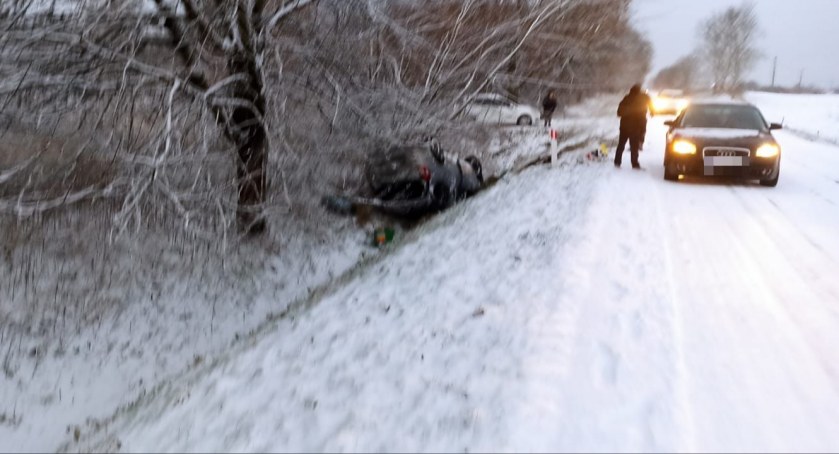 Pierwszy śnieg w Kołobrzegu. Na drogach może być ślisko!