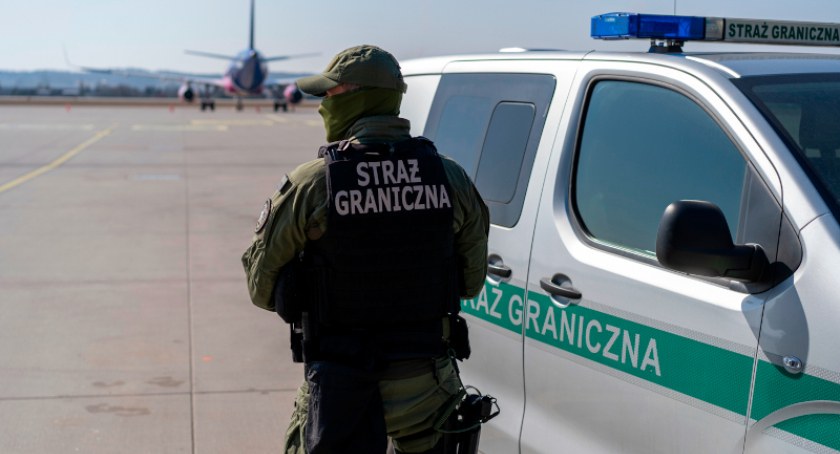 Kołobrzeżanin sprawcą zamieszania na lotnisku w Gdańsku. Mówił, że ma bombę