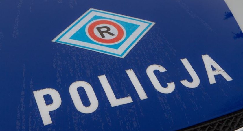 Betoniarka przebiła bariery na S6. Kierowca zablokował ruch i zawracał pod prąd
