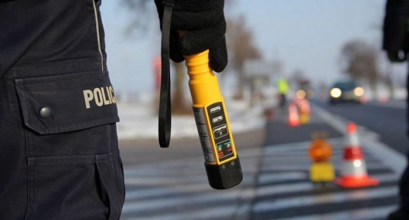 Obywatelskie zatrzymanie. Kierowca miał... prawie 3 promile, zakaz prowadzenia pojazdów oraz cofnięte uprawnienia 