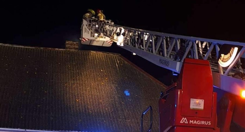 Pożar sadzy w kominie. Interweniowali strażacy