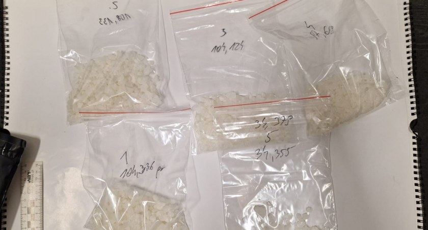 Policjanci przejęli kilogram narkotyków