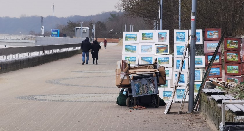 Od 370 do 2000 zł za dzierżawę przy bulwarze. Jest wykaz lokalizacji dla artystów