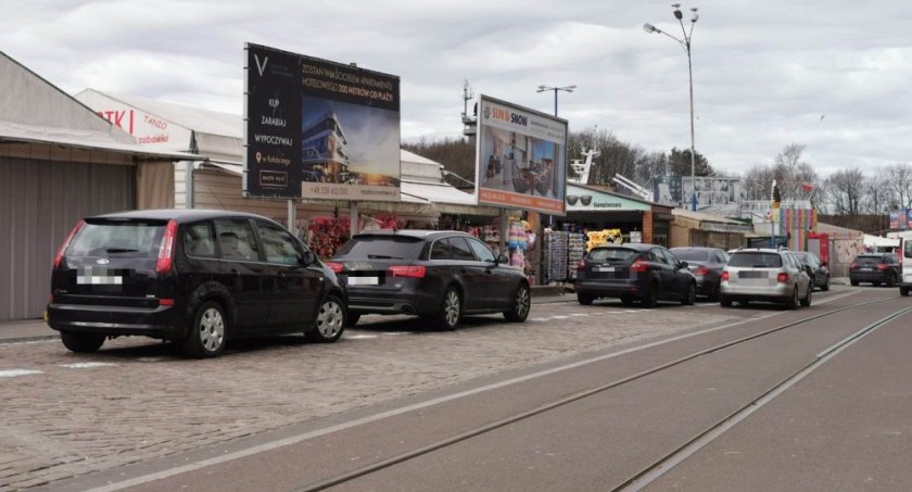 Nowy sposób parkowania w kołobrzeskim porcie. Wszystko przez pociągi towarowe