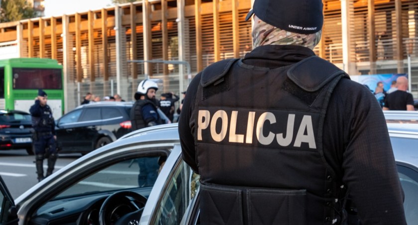 Zostań policjantem. Zobacz warunki służby i wynagrodzenie