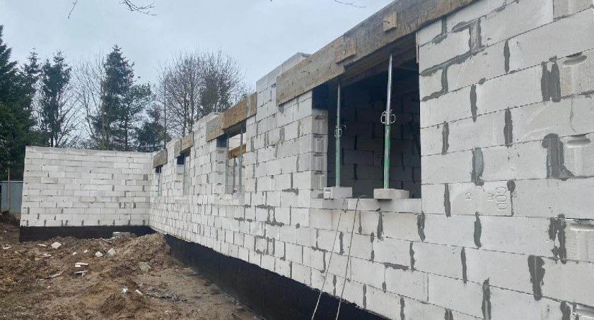 Ruszyła budowa Domu Dziecka w Gościnie. Ile zostało już wykonane? (foto)