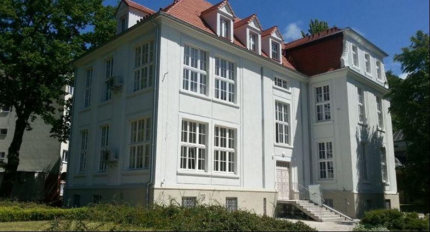 Kwiecień z kołobrzeską biblioteką - program imprez