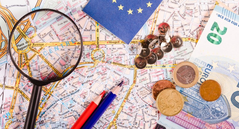 Jedziesz na wakacje? Uważaj – ceny roamingu poza Unią Europejską mogą Cię niemile zaskoczyć