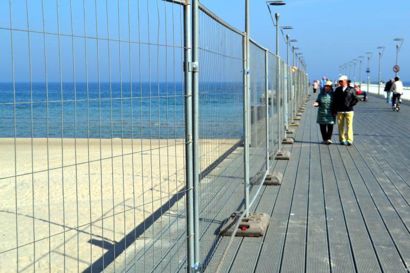 Remont barierek na kołobrzeskim molo. Inwestycja ma wyglądać lepiej, choć jest jeszcze wiele do zrobienia
