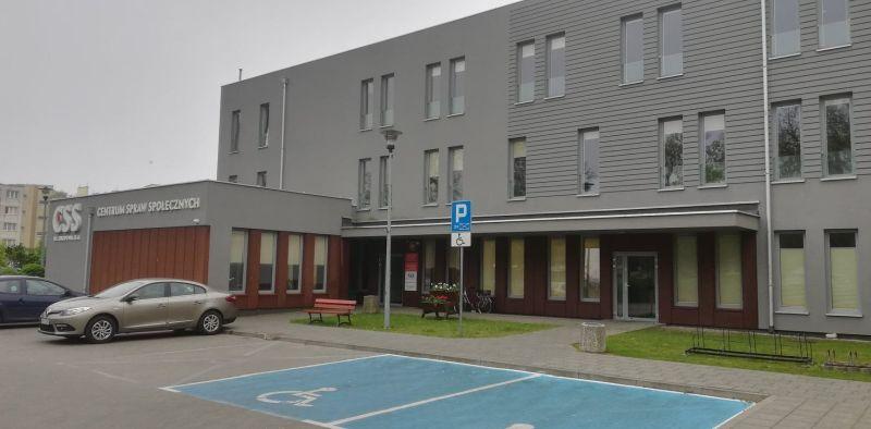 Wyższe zarobki dla pracowników MOPS-u? Radna zgłasza wniosek