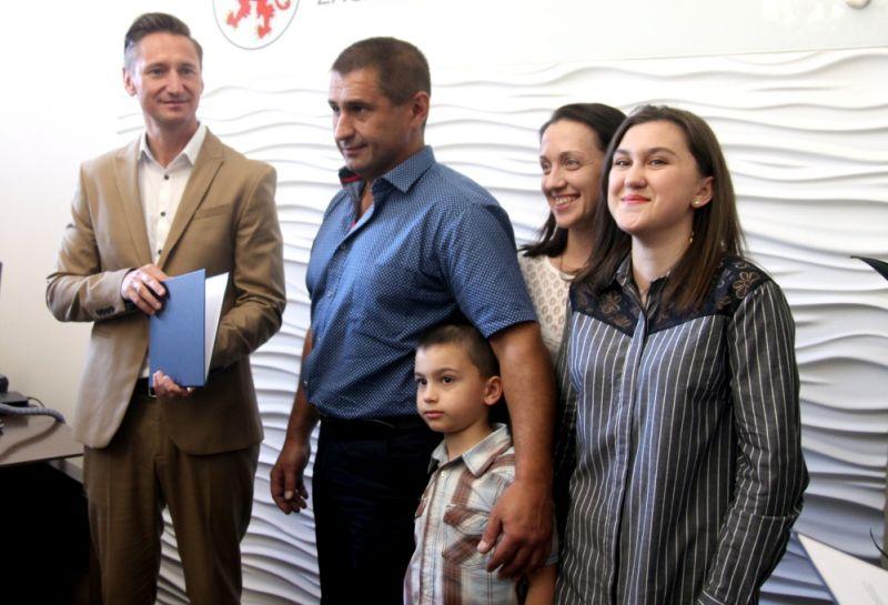 Uratował ludzi z płonących aut, w nagrodę przyjedzie na wczasy do Kołobrzegu