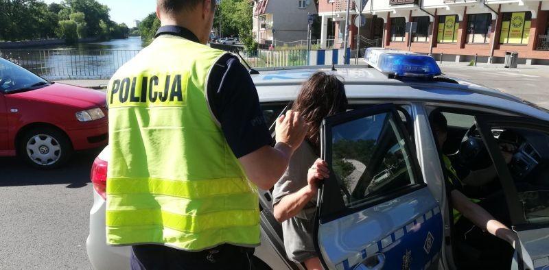 Kobieta weszła do rzeki, na nogi postawiono służby ratunkowe