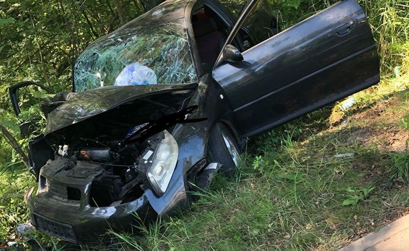 Na prostym odcinku drogi zjechał do przydrożnego rowu