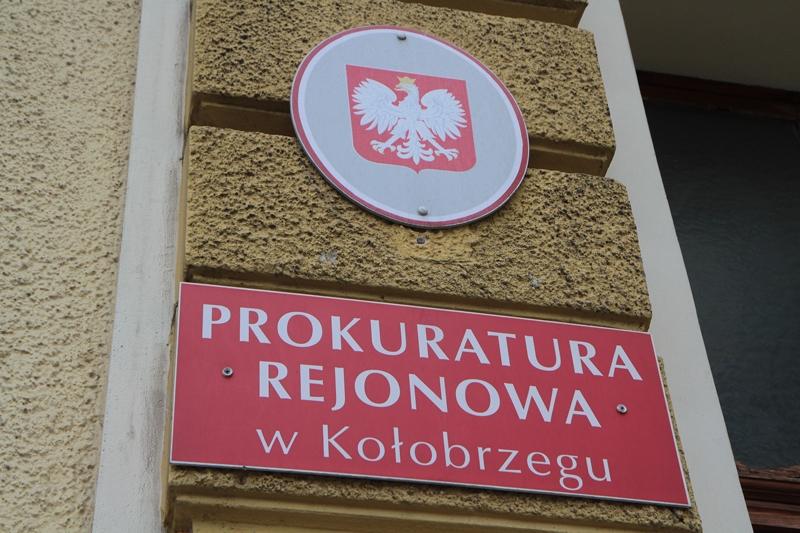 Biegły magik demaskuje trzy kubki