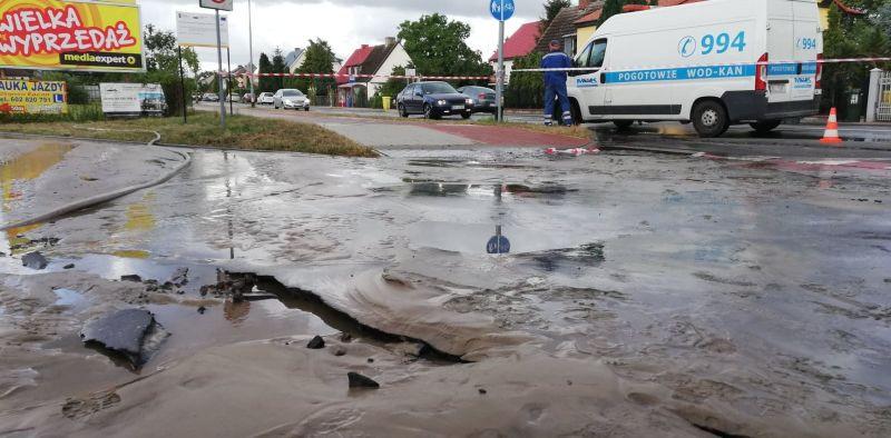 Awaria rury i linii energetycznej - są utrudnienia 