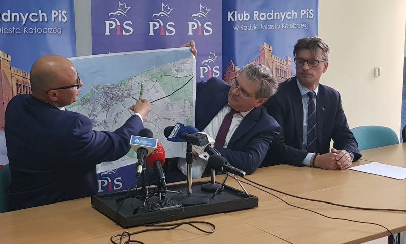 Kołobrzeski PiS proponuje inne rozwiązanie w sprawie kolejowej inwestycji. „Inaczej grozi nam paraliż komunikacyjny