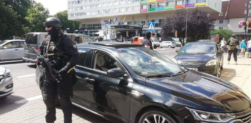 Spektakularna akcja antyterrorystyczna w centrum. Zatrzymano dwie osoby (video)