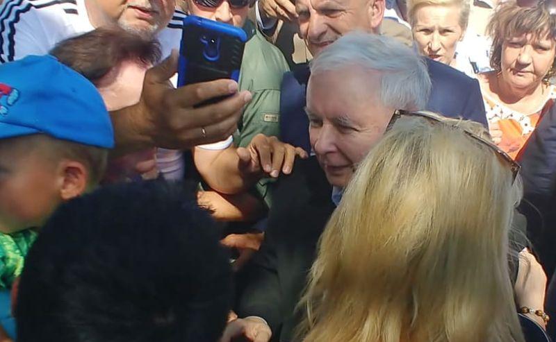 Spotkanie z Jarosławem Kaczyńskim. Każdy chciał uścisnąć rękę prezesowi