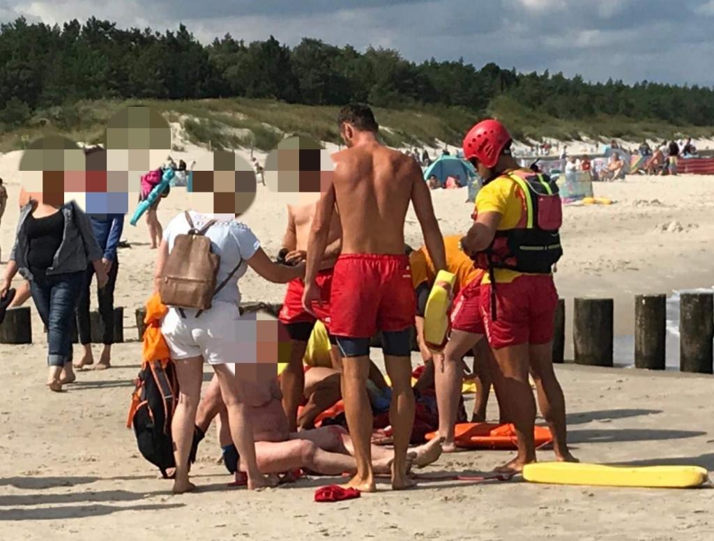 Utonął mężczyzna, chwilę później drugiego z wody wyciągnęli ratwonicy