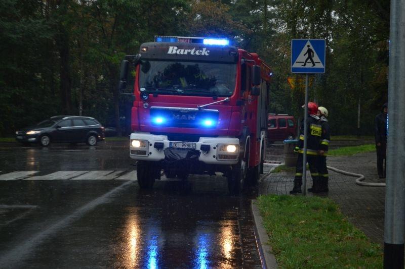 Ulewa nad Kołobrzegiem. Zalane ulice, podtopione budynki i piwnice (Foto)