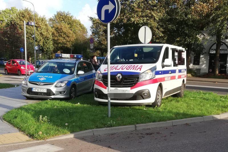 Ambulans potrącił pieszą