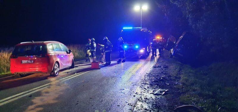 Dostawczak w rowie. Groźna sytuacja na drodze przy Bagiczu (Foto)