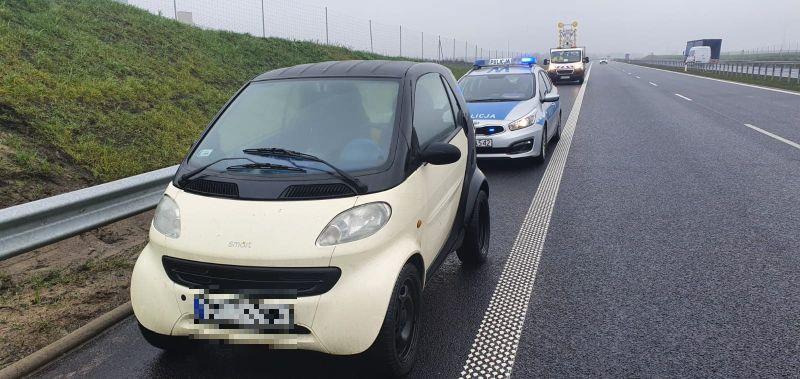 Smart porzucony na S6. Policja szuka kierowcy