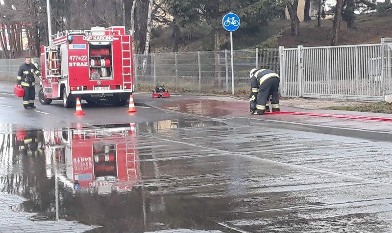 Zalana główna droga. Interweniowała straż pożarna