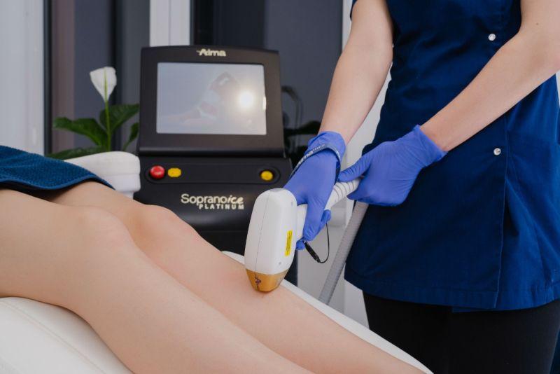 Depilacja laserowa twarzy, okolic bikini czy jasnych włosków bez podrażnień – to możliwe!
