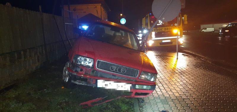 Audi wypadło z drogi. Kierowca zniknął