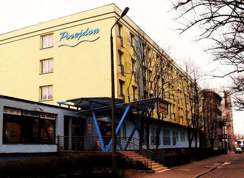 Praca na stałe: Kucharz i pomoc kuchenna