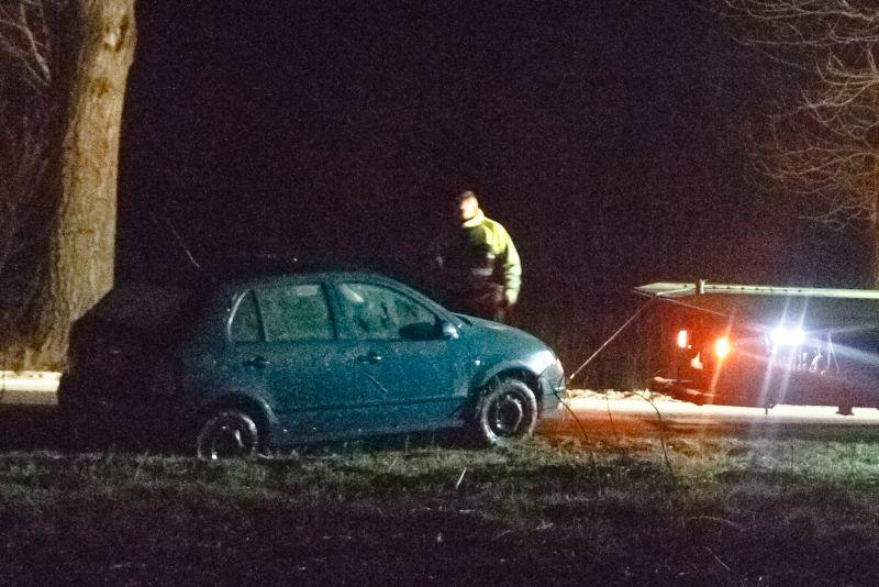 Kompletnie pijany rozbił auto w rowie