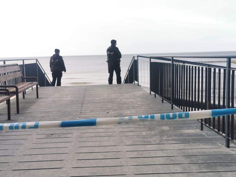 Niewybuch na plaży w Dźwirzynie. Zejście zostało zamknięte