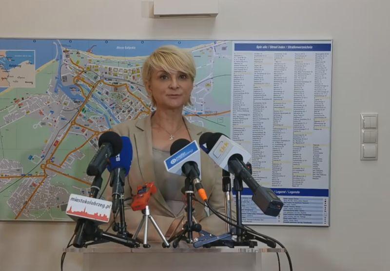 „Czas na refleksje i rozliczenia nadejdzie”. Prezydent Anna Mieczkowska o wyjeździe szefa sztabu zarządzania kryzysowego (video)