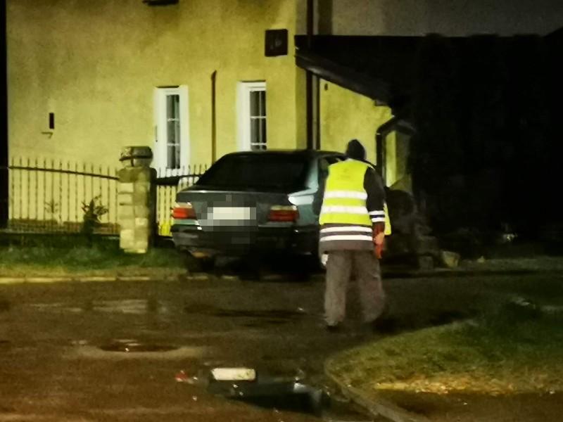 BMW wjechało w skrzynkę gazową