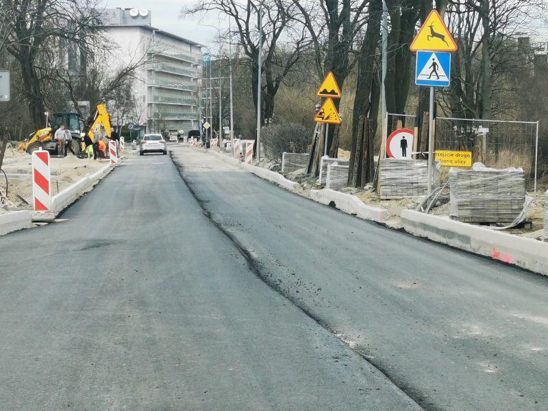 Na Wschodniej pojawiła się pierwsza nawierzchnia asfaltowa