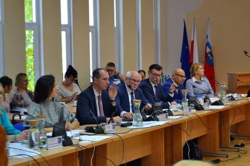 To będzie inna sesja niż zwykle. „Większe odległości, płyn dezynfekujący”