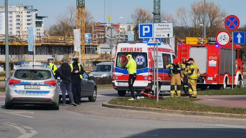 Zderzenie rowerzysty z osobówką