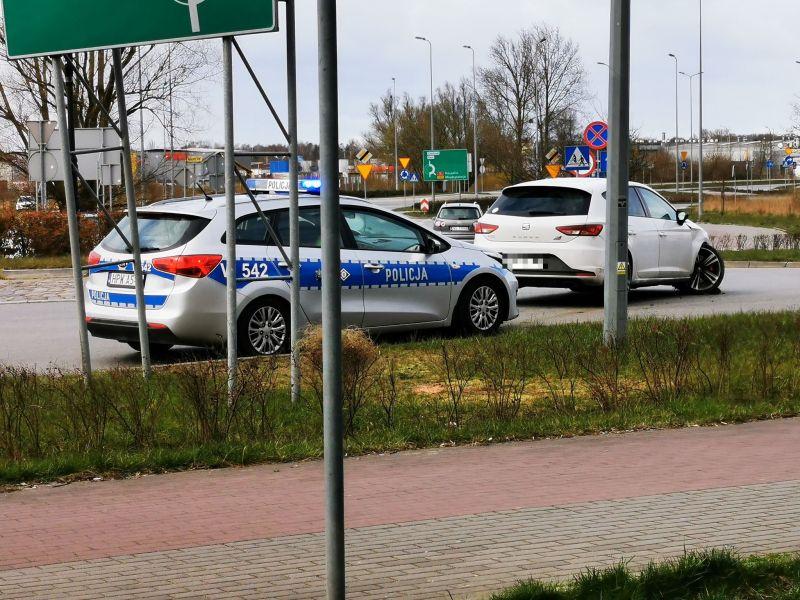Kierowca porzucił pojazd na Rondzie Solankowym
