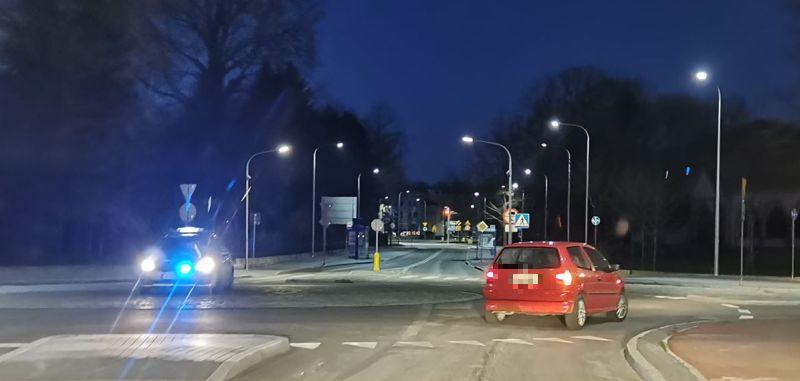 Policjanci uratowali dwóch młodych ludzi