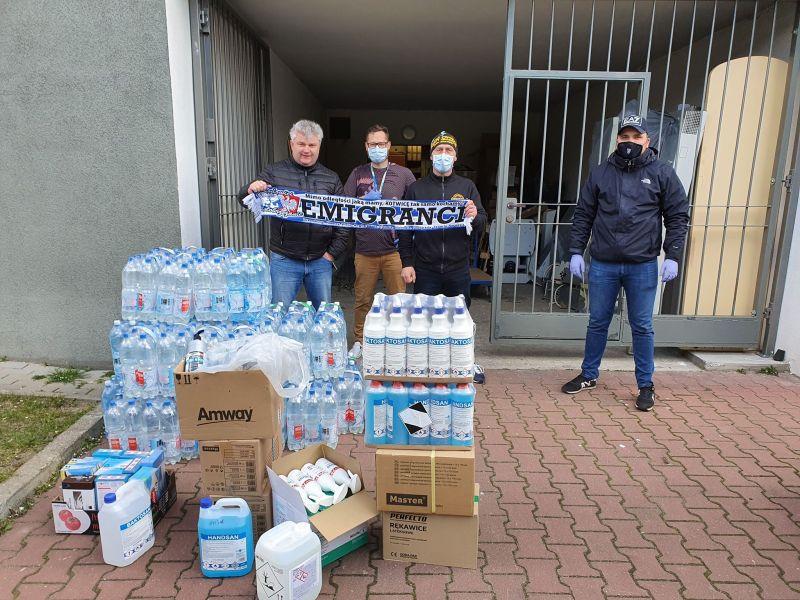 Kibice Kotwicy wsparli medyków w walce z koronawirusem