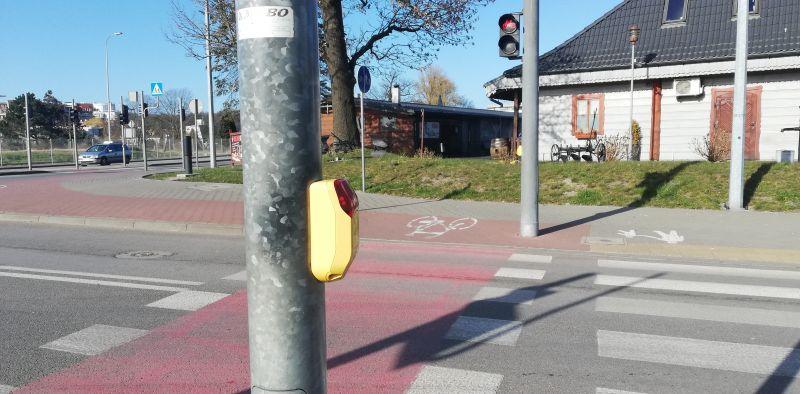 Przyciski dla pieszych na przejściach działają, ale będą dezynfekowane