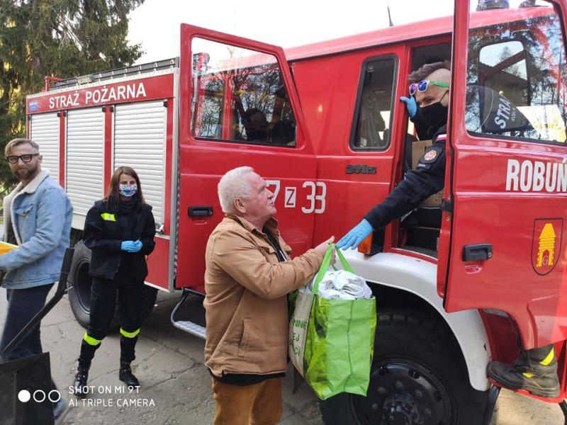 Strażacy z Robunia z pomocą dla ośrodka na kwarantannie