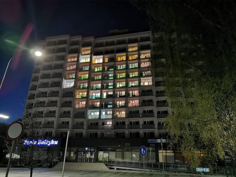 Miasto rozbłysło światłami nadziei. Zobacz, jak wyglądał finał akcji „Zapal serce dla Kołobrzegu” (fotoreportaż)