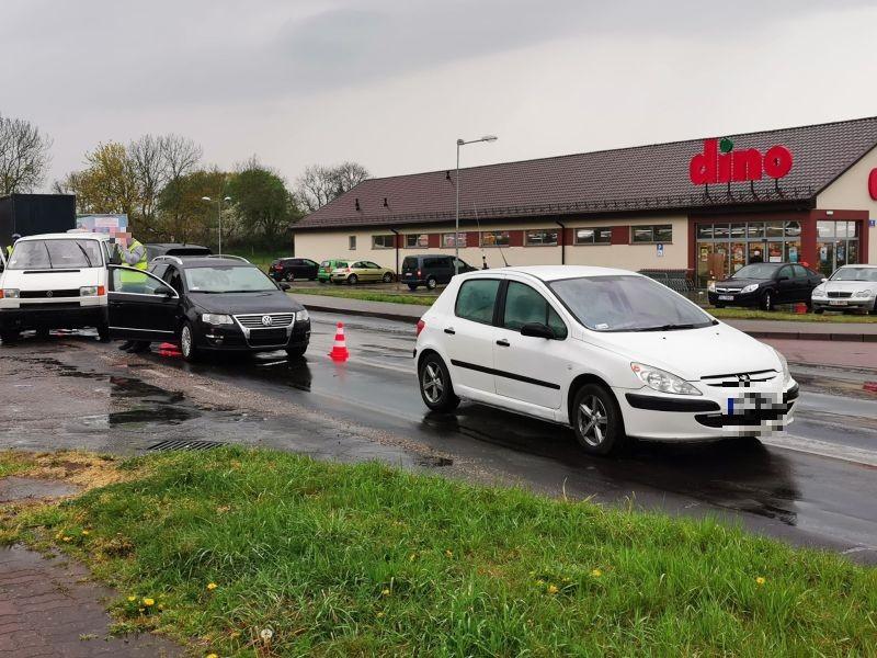 Zderzenie w Zieleniewie. Kobieta w zaawansowanej ciąży przewieziona do szpitala