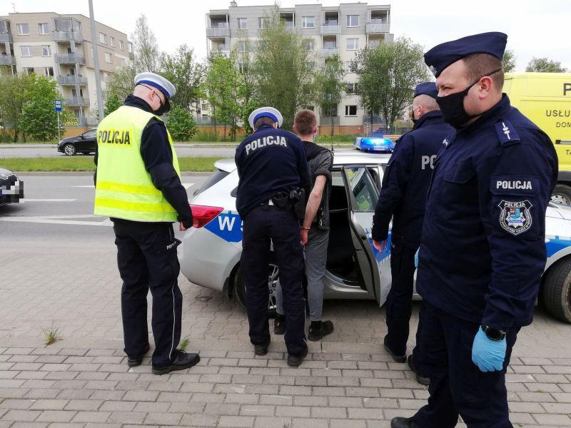 Mógł prowadzić po narkotykach. Znaleziono także podejrzane substancje 